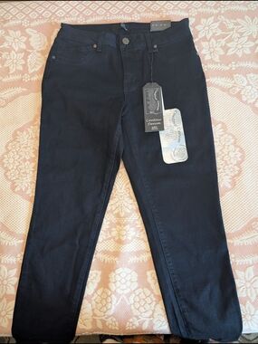 1822 Denim Women’s Navy Blue Skinny Jeans